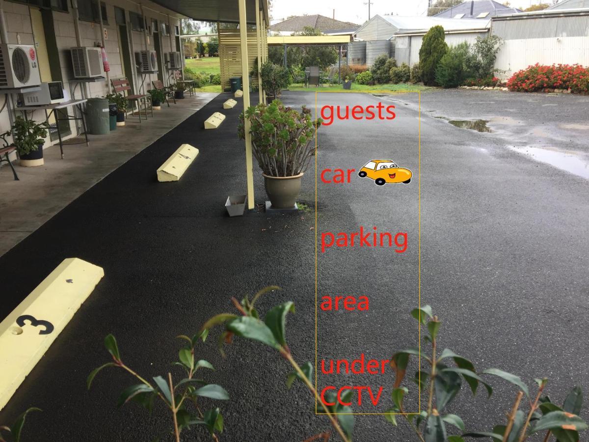 Donald Riverside Motel Exterior foto